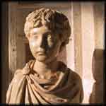 statue